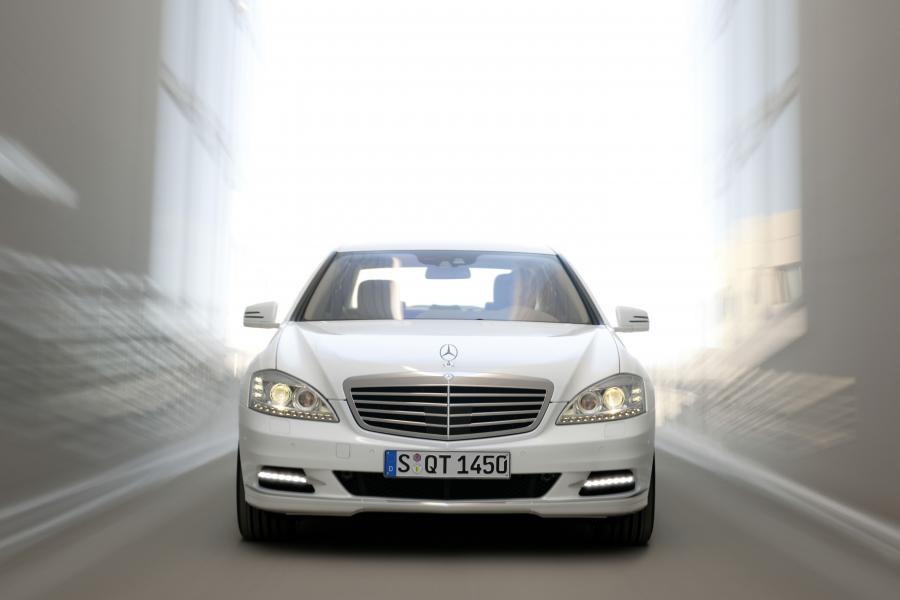  Mercedes-Benz S400 Hybrid 2009 года  (фото 2 из 14)